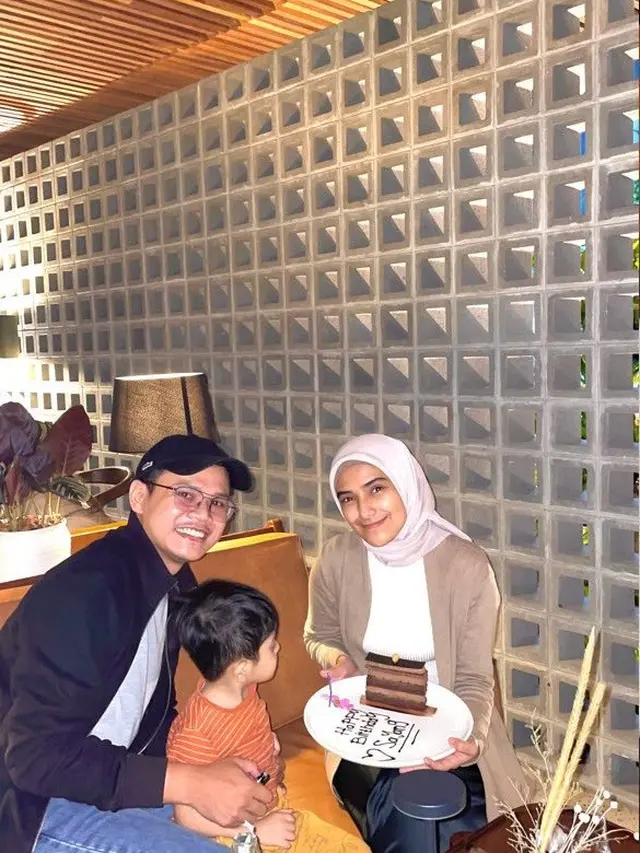 Nadya Mustika dan Pacar Baru