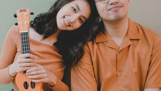 6 Momen Clairine Clay dan Joshua Herman Pakai Baju Senada, Selalu Kompak (sumber: Instagram/clairineclay)