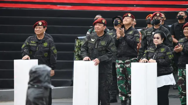 Kepala BIN Budi Gunawan, Presiden ke-5 RI Megawari Soekarnoputri dan Menteri Pertahanan Prabow menghadiri esmikan fasilitas teknologi Medical Intelligence dan pengembangan Smart Campus Sekolah Tinggi Intelijen Negara (STIN)