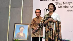 Menteri Perikanan dan Kelautan Susi Pudjiastuti saat memberi sambutan dalam acara sertijab di Jakarta, Rabu (29/10/2014). (Liputan6.com/Panji Diksana)