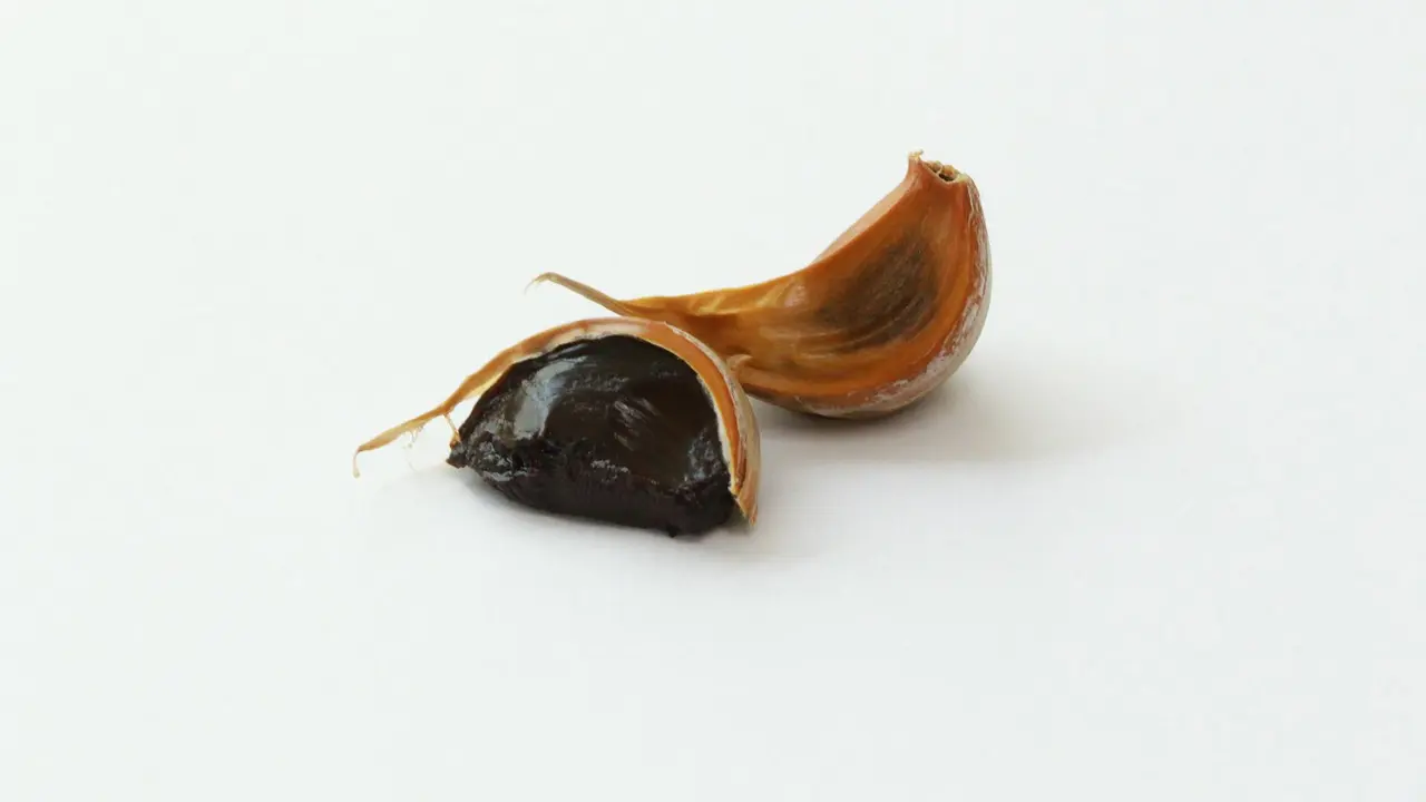 Manfaat Bawang Hitam