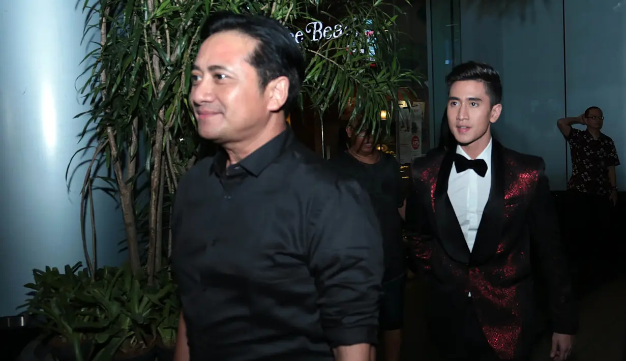 Setelah sempat bungkam, terkait kabar video ciuman yang menjadi viral di media sosial, Verrel menjelaskan terkait beredarnya video tersebut. Putri sulung Venna Melinda itu mengakui bahwa kejadian video itu terjadi dua tahun lalu.(Deki Prayoga/Bintang.com)