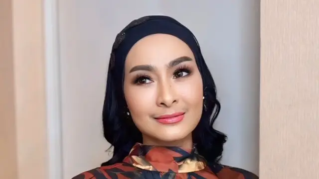 Tampilan Terbaru Iis Dahlia