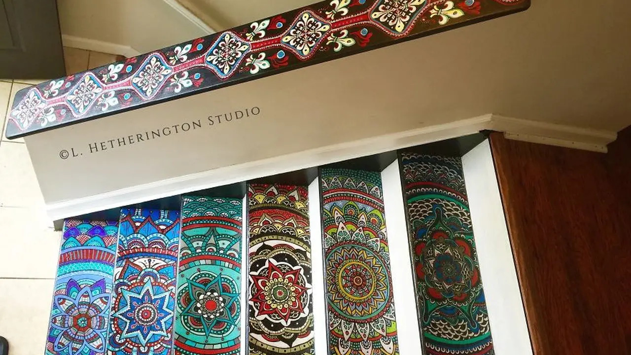 [Bintang] Anak Tangga Motif Mandala yang Bikin Kamu Betah di Rumah