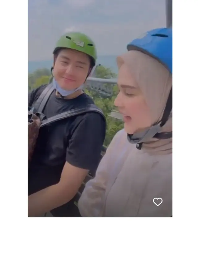 8 Momen Liburan Keluarga Cut Meyriska dan Roger Danuarta di Singapura, Seru Banget