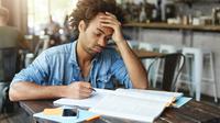 Ilustrasi mengerjakan soal, ujian. (Photo created by wayhomestudio on www.freepik.com)