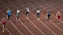 Ferry Pradana meraih medali perak di cabang para atletik nomor lari 400 meter putra klasifikasi T45/46/47 pada Asian Para Games 2018, di Stadion Utama Gelora Bung Karno Jakarta, Kamis(11/10/2018).  (Bola.com/Peksi Cahyo)