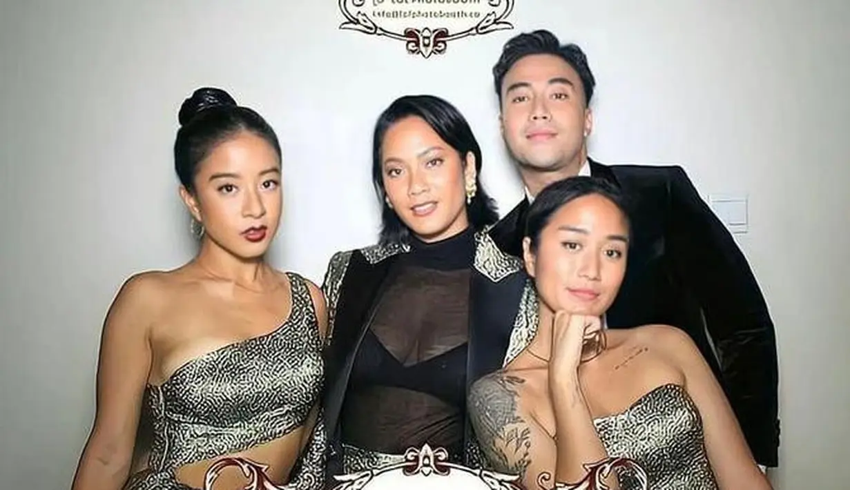 Tak sedikit orang yang terpesona dengan penampilan mereka saat jadi bridesmaids.(Instagram/queeninfinity94)