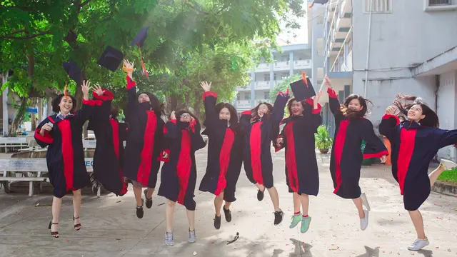 Edukasi perempuan