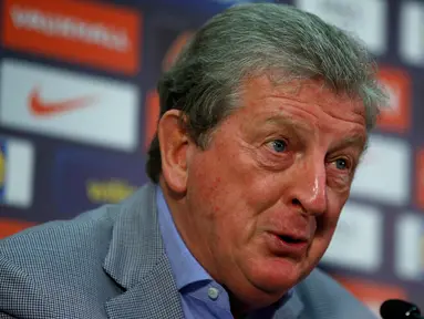 Pelatih timnas Inggris, Roy Hodgson memberikan keterangan pers terkait skuad Inggris pada Piala Eropa 2016 di Stadion Wembley, Inggris (16/5). Terdapat 31 pemain skuad timnas Inggris yang akan berlaga di Piala Eropa 2016. (Reuters/Andrew Couldridge)