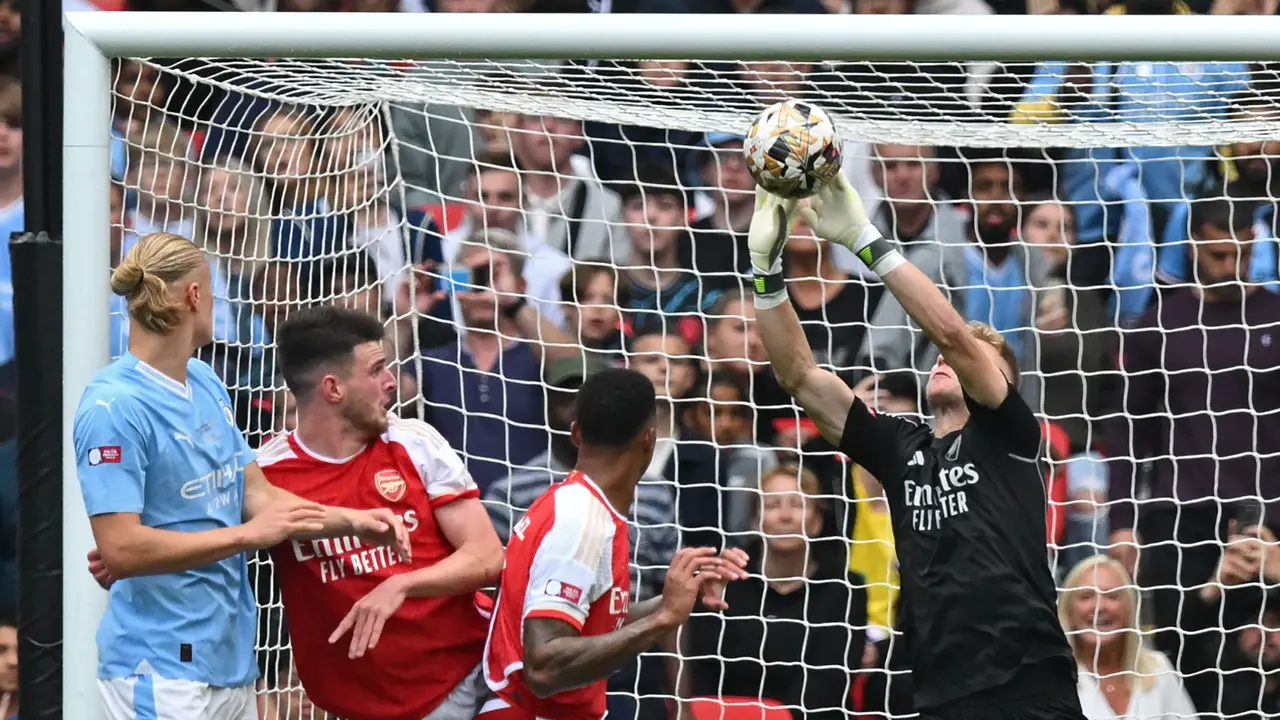 Foto: Penampilan Apik Aaron Ramsdale Saat Membawa Arsenal Juara Community Shield