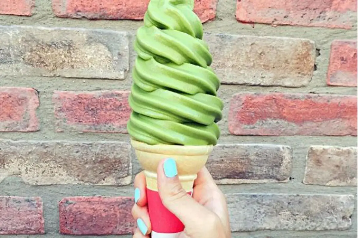 10 Es Krim yang Bikin Musim Kemarau Terasa Lebih Adem