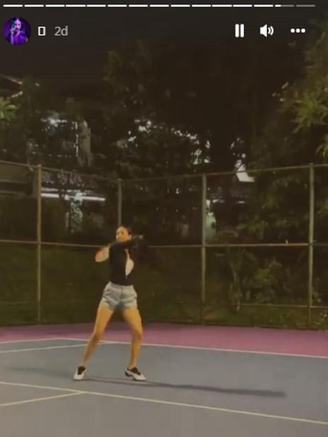 8 Potret Anya Geraldine Jajal Olahraga Tenis, Curi Perhatian