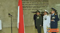 Citizen6, Jakarta: Upacara Penyematan tanda Kehormatan, dihadiri oleh Kasad Jenderal TNI Pramono Edhie Wibowo, Kasal Laksamana TNI Soeparno, Kasau Marsekal TNI Imam Sufaat, Asisten Panglima TNI dan Kabalakpus TNI. (Pengirim: Badarudin Bakri).