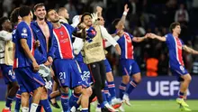 Gelandang asal Spanyol milik Paris Saint-Germain, Fabian Ruiz (tengah), merayakan kemenangan bersama rekan-rekan setimnya usai pertandingan Liga Champions UEFA (fase liga, pekan pertama) antara Paris Saint-Germain (PSG) dan Slovan Bratislava di Stadion Parc des Princes, Paris, pada 10 September 2026. Paris Saint-Germain (PSG) menang 6-1 atas Slovan Bratislava. (Anne-Christine POUJOULAT/AFP)