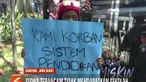 Betapa para orangtua tak kecewa karena bukan saja tidak bisa masuk sekolah negeri, anak-anak mereka pun terancam tidak diterima di sekolah swasta.