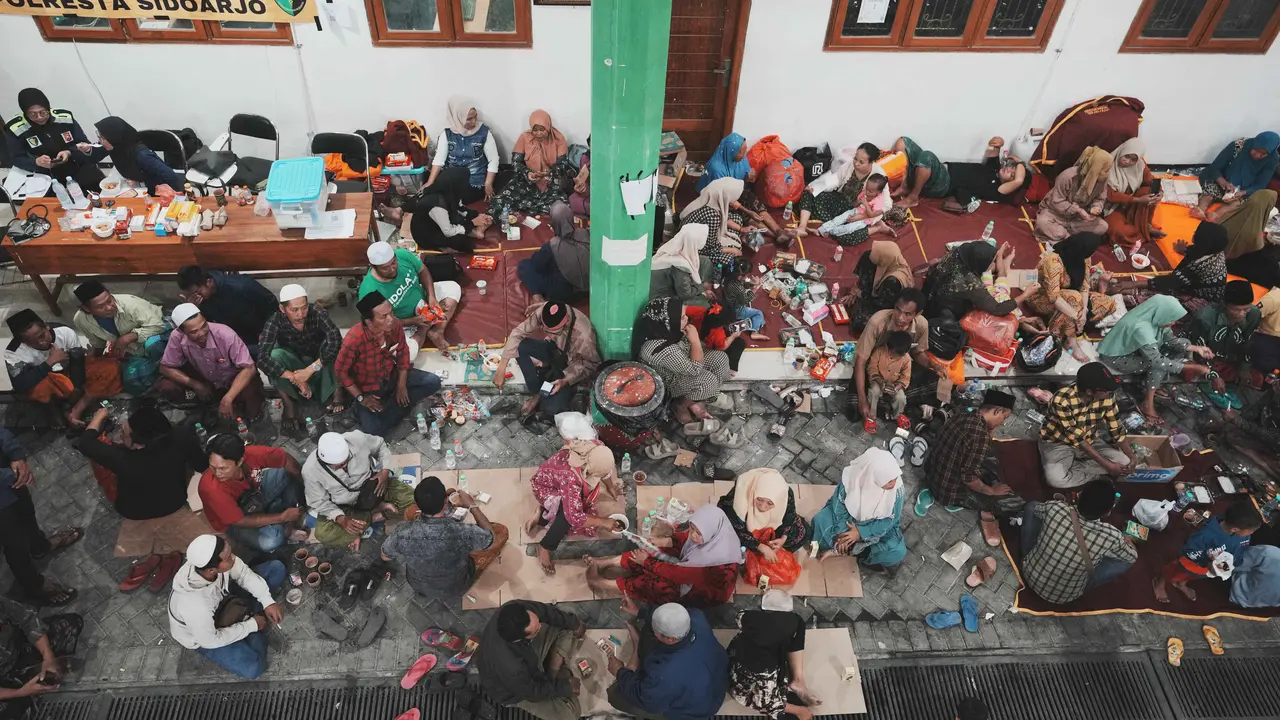 Jelang Akhir Golden Time, Harap-harap Cemas Keluarga Korban Ambruknya Bangunan Ponpes Sidoarjo