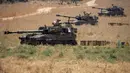 Unit artileri bergerak Israel berjaga dekat perbatasan dengan Lebanon di Israel utara, Selasa (28/7/2020). Situasi perbatasan Israel dengan Lebanon memburuk setelah meningkatnya ketegangan antara kedua negara. (AP Photo/Ariel Schalit)