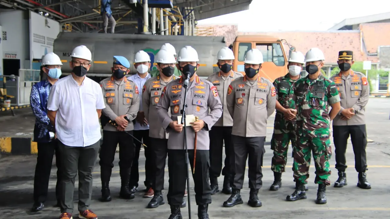 Kapolri tinjau produksi minyak goreng di Bekasi jelang Ramadan