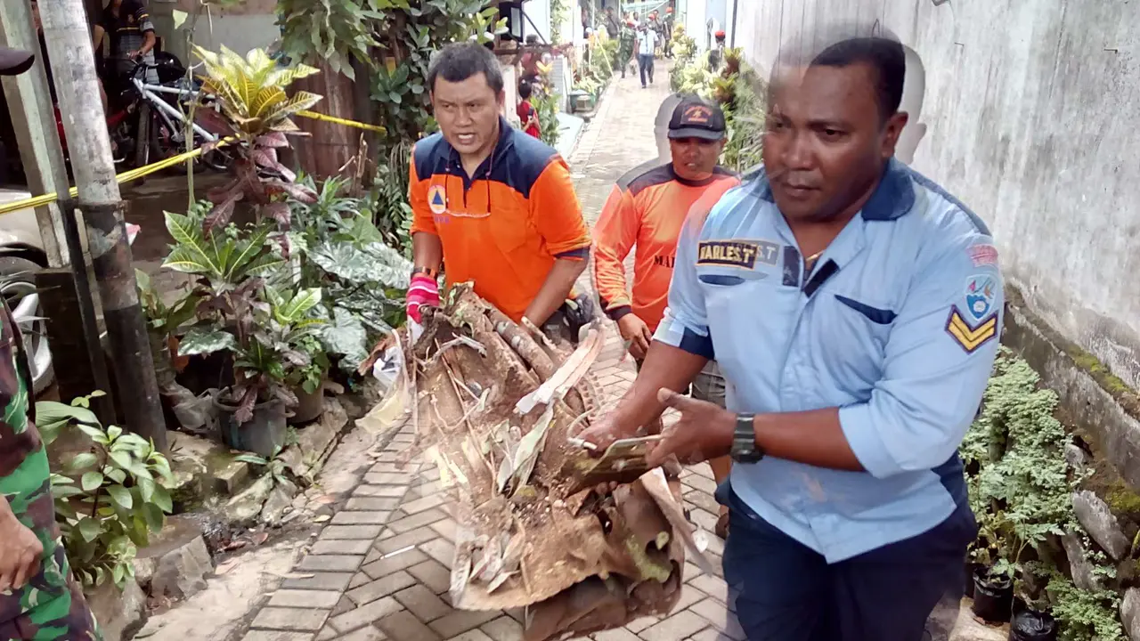 Puing Pesawat Jatuh
