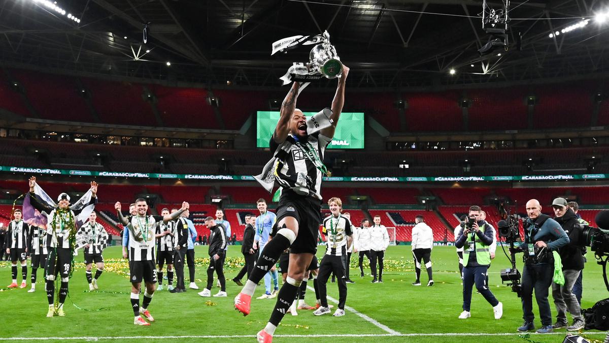 Juara Carabao Cup 2024/2025, Newcastle United Akhiri Puasa Gelar Usai Kalahkan Liverpool