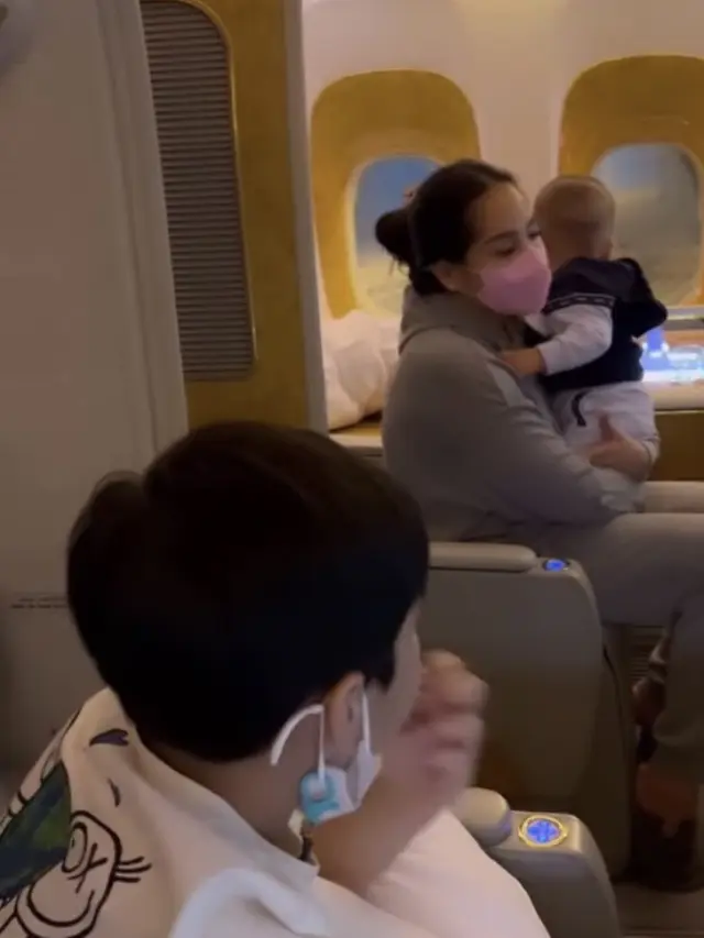 Bandara Outfit Nagita Slavina, credit: @raffinagita1717