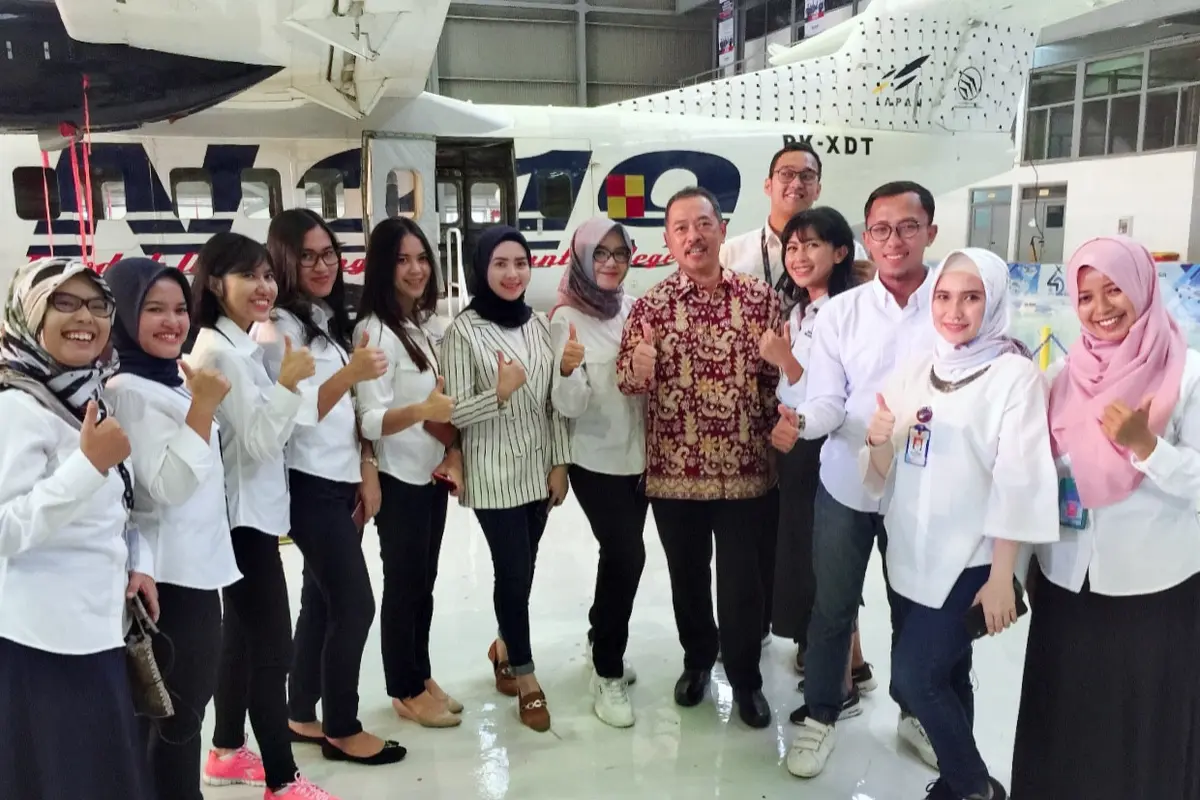 Millennial BUMN, bersama Deputi Bidang Pertambangan, Industri Strategis, dan Media Kementerian BUMN Fajar Harry Sampurno