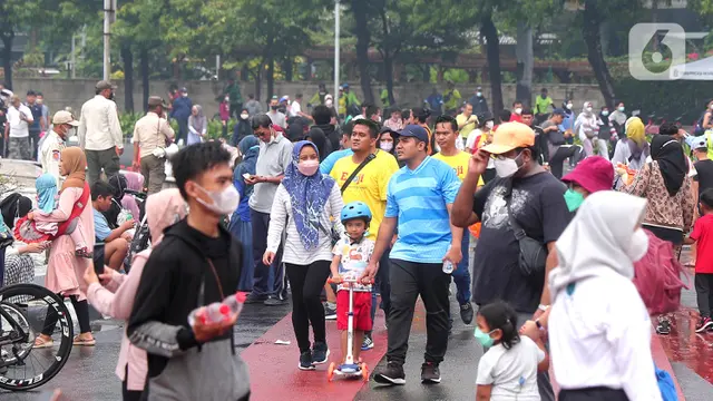 Sempat Diguyur Hujan, CFD di HI Tetap Ramai
