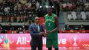Pemain Timnas Basket Australia, Thon Maker mendapatkan penghargaan sebagai FIBA Asia Cup 2022 All-Star Five di Istora Senayan, Jakarta, Minggu (24/07/2022). Ia tercatat telah membuat 17,8 poin, 9,0 rebound, dan 1,3 blok per gim. (Bola.com/Bagaskara Lazuardi)
