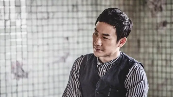Uhm Tae woong menyampaikan permintaan maaf atas kasus kekerasan seksual dan prostitusi yang dituduhkan kepadanya. (via. Soompi)
