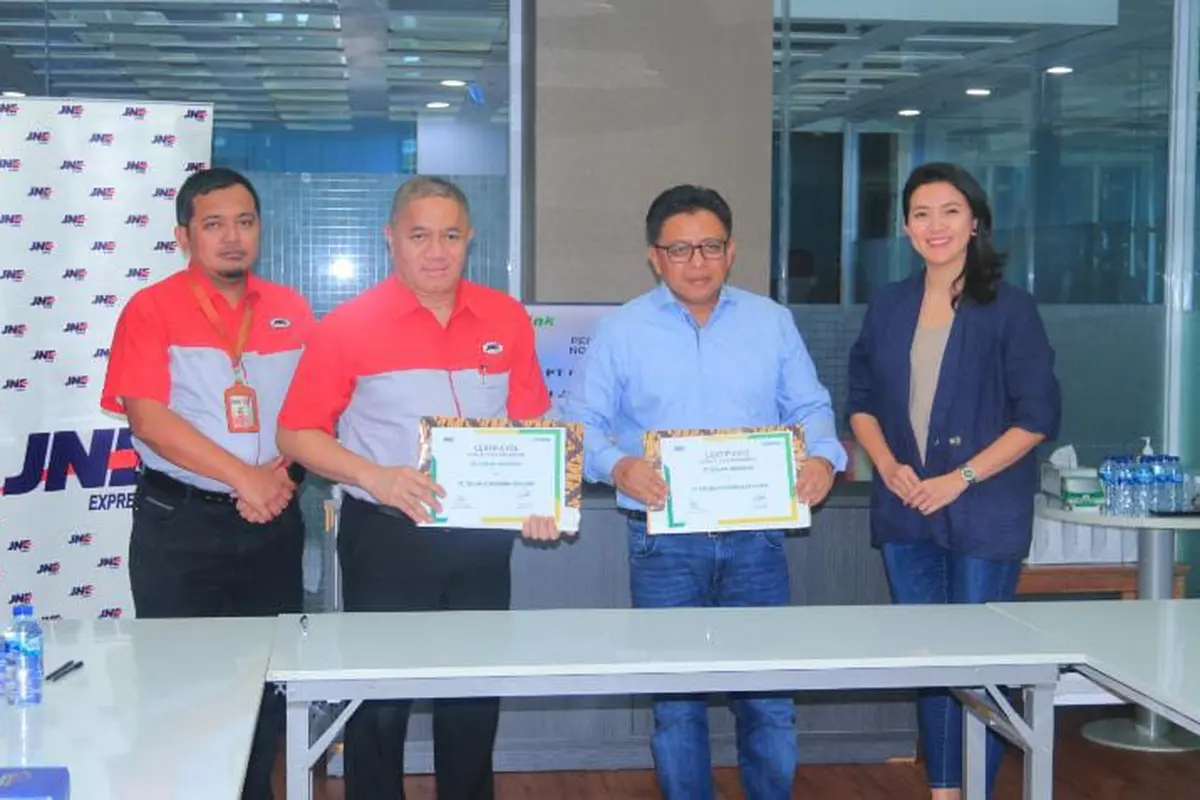 Maskapai Citilink menggandeng perusahaan logistik JNE dalam memberikan sejumlah keuntungan bagi pelaku UMKM.
