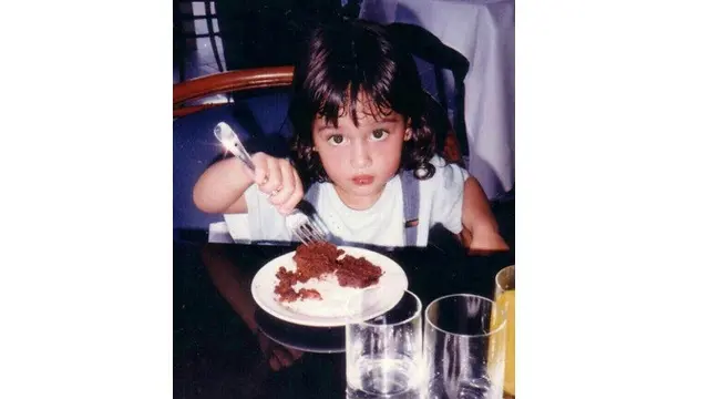 Genap 27 Tahun, Ini 7 Potret Lawas Masa Kecil Cinta Laura yang Menggemaskan
