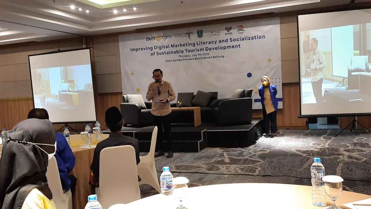 Wakil Bupati Belitung, Isyak Meirobie menyoroti minimnya maskapai penerbangan yang menawarkan rute ke Kepulauan Belitung.