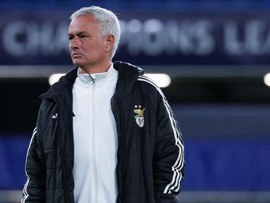 Pertandingan yang mempertemukan Chelsea vs Benfica di kancah Liga Champions akan menjadi ajang nostalgia emosional bagi Jose Mourinho yang kini menukangi Benfica. (AFP/Adrian Dennis)