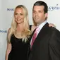 Vanessa Haydon dan Donald Trump Jr berpose menghadiri "An Evening of Wishes", Gala Ulang Tahun ke-30 Metro New York di Cipriani, Wall Street pada 13 Juni 2013 di New York City. (AFP Photo/Dimitrios Kambouris)