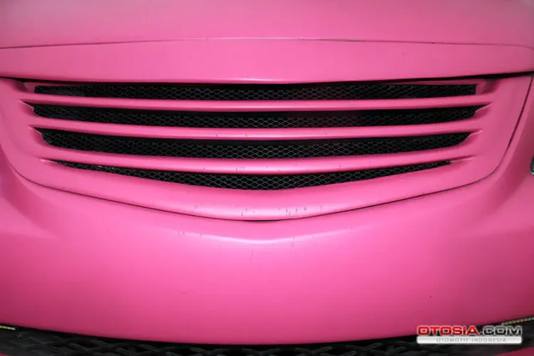 Avanza Pink: Lebih dari Sekadar Warna, Sebuah Pernyataan Gaya