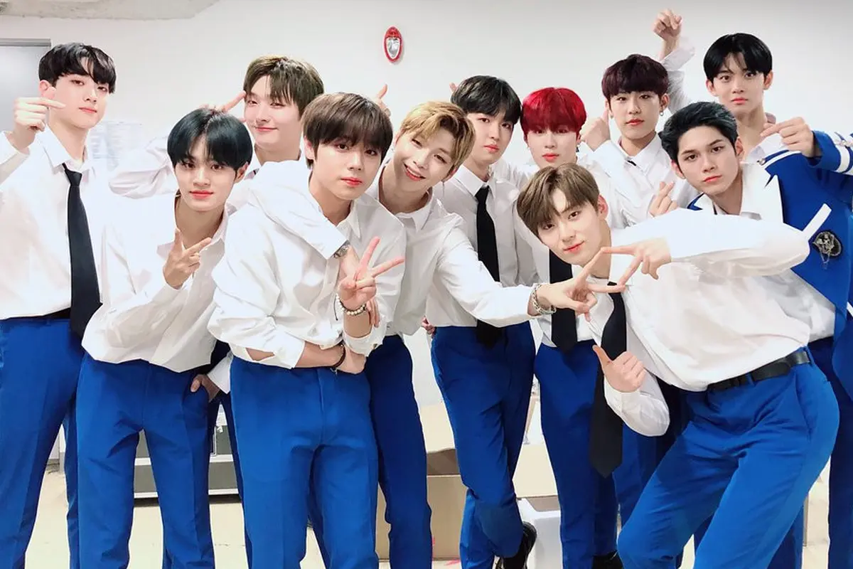 [Bintang] Wanna One Dominasi Chart Realtime Bersama Single Light
