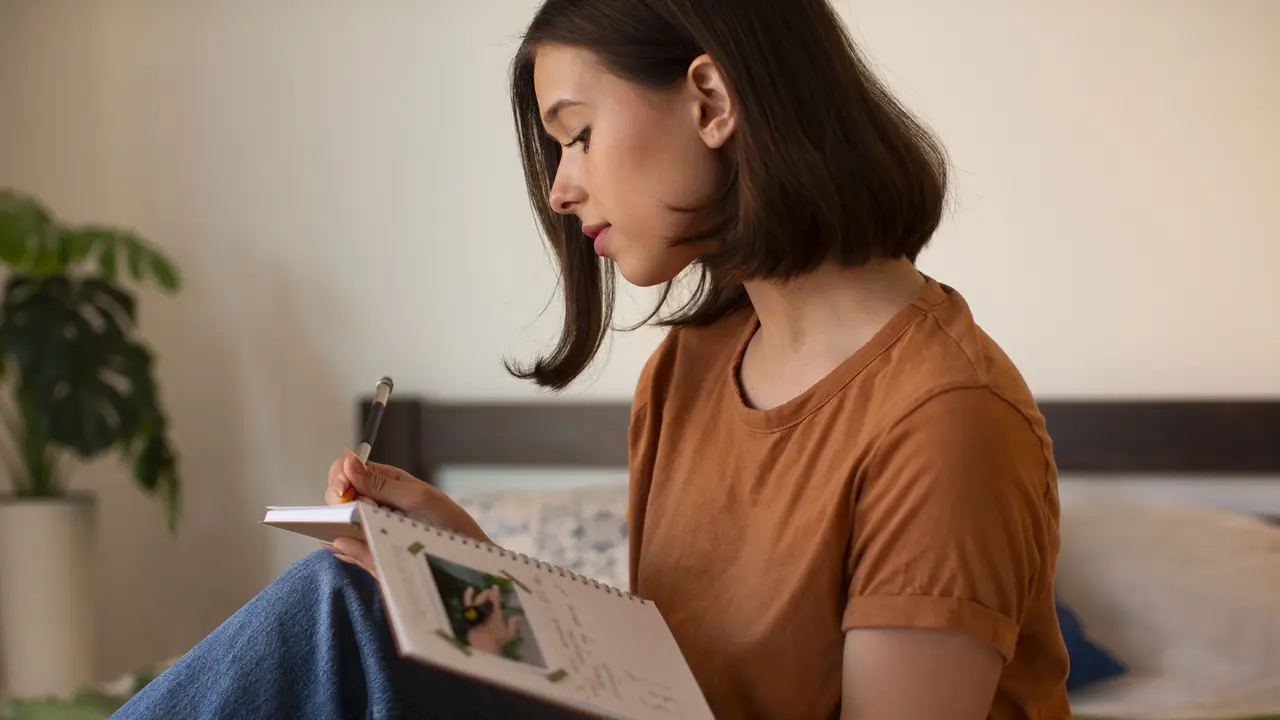 Teknik journaling untuk healing dan manfaat yang bisa dirasakan