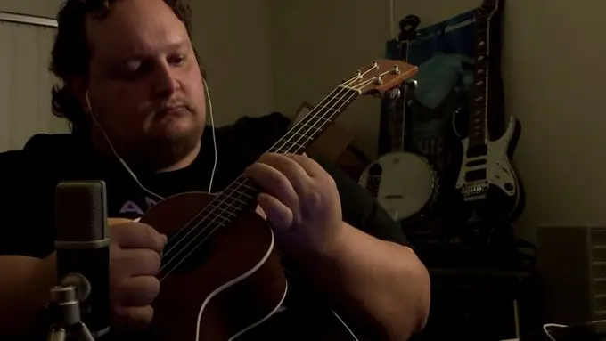 Begini Jadinya Ketika Lagu Metallica Diaransemen Pakai Ukulele