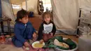 Selain menjadi korban langsung serangan Israel, anak-anak pengungsi Palestina juga rentan dengan trauma psikologis, akses pendidikan, kebutuhan dasar serta kesehatan. (Eyad BABA/AFP)