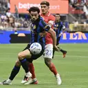 Curtis Jones Puji Mentalitas Inter Milan dan Peran Cristian Chivu