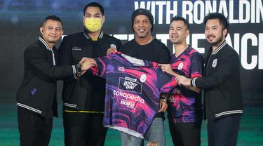 Grand Launching Jersey Rans Nusantara FC Bersama Ronaldinho