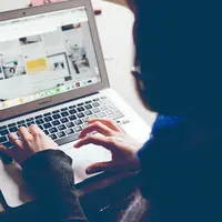 Kamu ingin cepat dapat pekerjaan yang menjanjikan? Ada beberapa syarat yang harus penuhi. | via: fastcompany.net