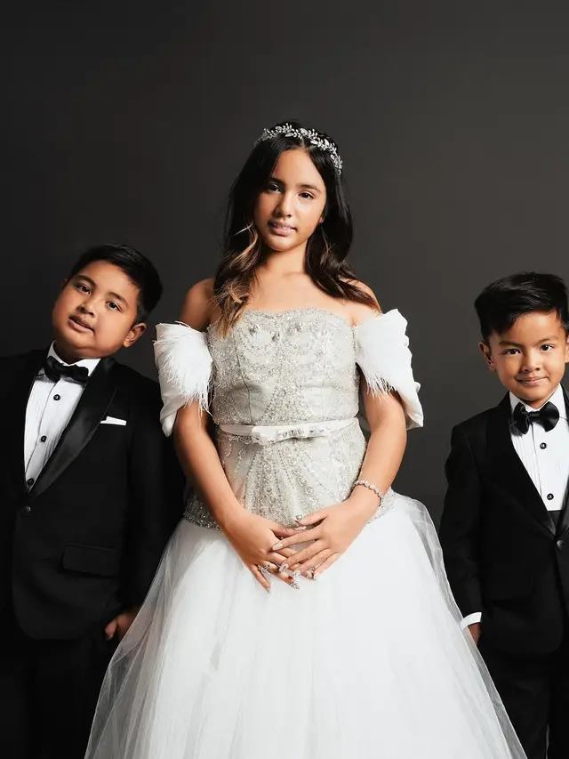 Potret Mikhayla Anak Nia Ramadhani Saat Photoshoot, Makin Dewasa