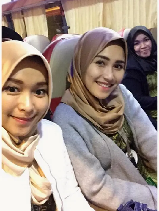 Berbagai ucapan doa mengalir dari para pengikutnya. Setidaknya, foto itu hingga Sabtu pukul 17.29 WIB mendapatkan likes hingga 244 k. Dan ribuan komentar membanjirinya. (Instagram/ayutingting92)