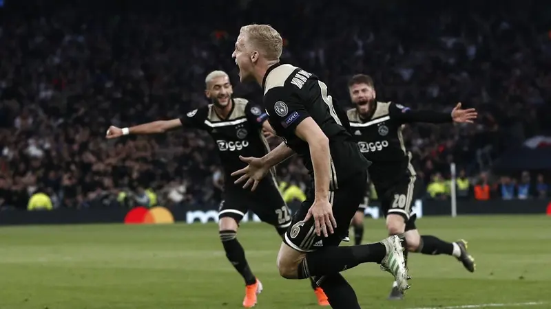 Ajax Amsterdam Selangkah Lagi ke Final