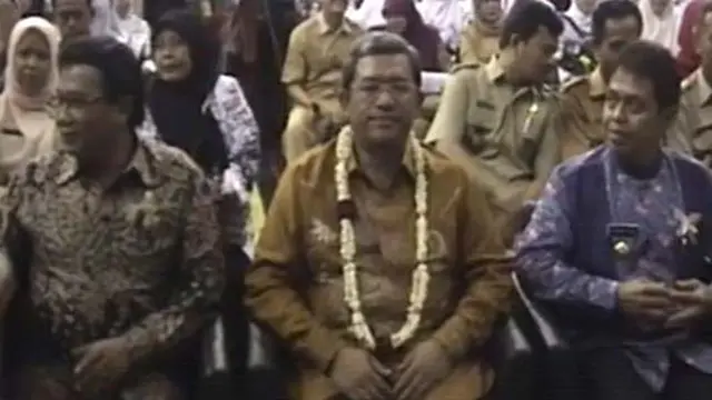 Gubernur Aher Serahkan Nasib Aceng ke DPRD Garut