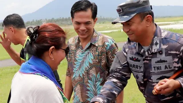 Turut Bela Sungkawa, Ini 6 Potret Kenangan Susi Pudjiastuti dengan Kolonel Harry Setyawan
