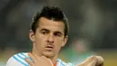 Joey Barton, siapa yang tak kenal dengan pemain bengal satu ini, bahkan pada waktu ia dinobatkan sebagai pemain paling kasar di liga Inggris. Tingkah lakunya yang seperti preman jalanan membuat dirinya pernah masuk penjara. (AFP PHOTO/ODD ANDERSEN)