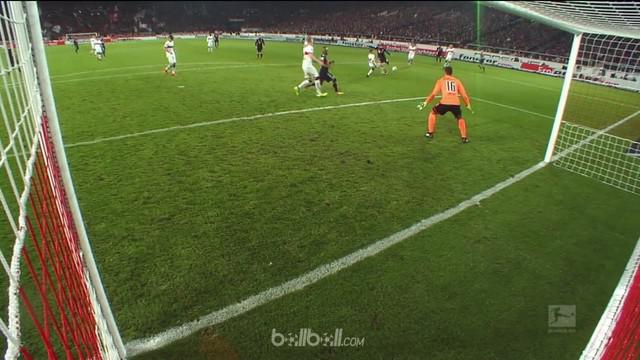 Berita video highlights Bundesliga 2017-2018, Stuttgart vs Bayern Munchen, dengan skor 0-1. This video presented by BallBall.
